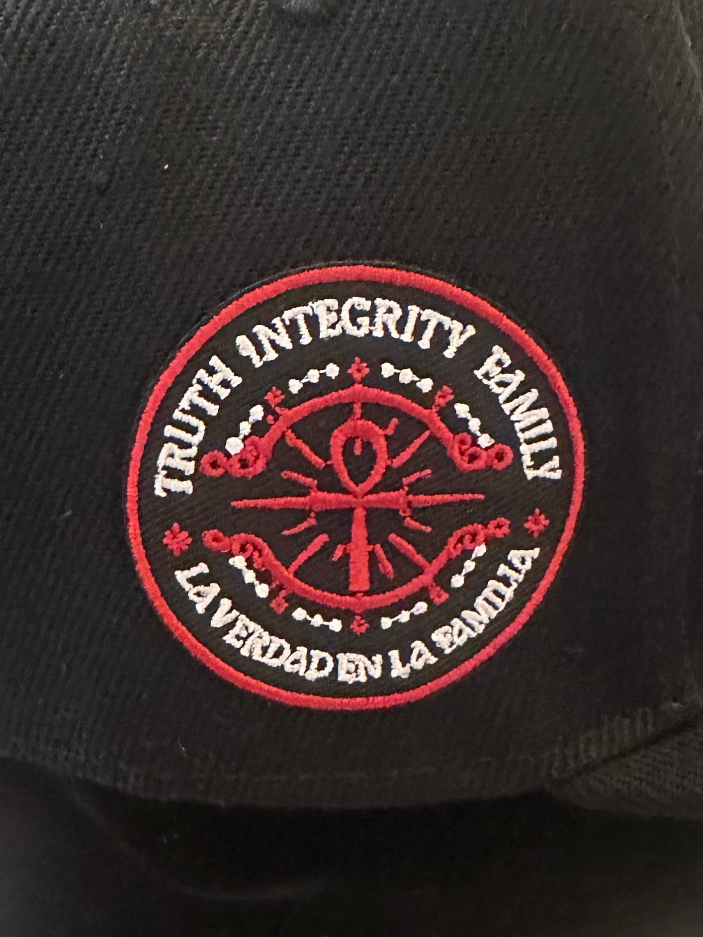 Red label black hat